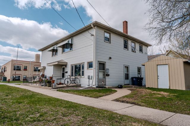 1002 5th Avenue S, Moorhead, MN 56560