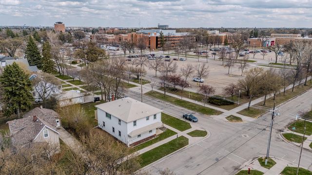 1002 5th Avenue S, Moorhead, MN 56560