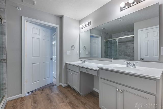 160 Old Pond Road, Springboro, OH 45066