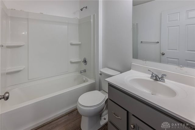 160 Old Pond Road, Springboro, OH 45066