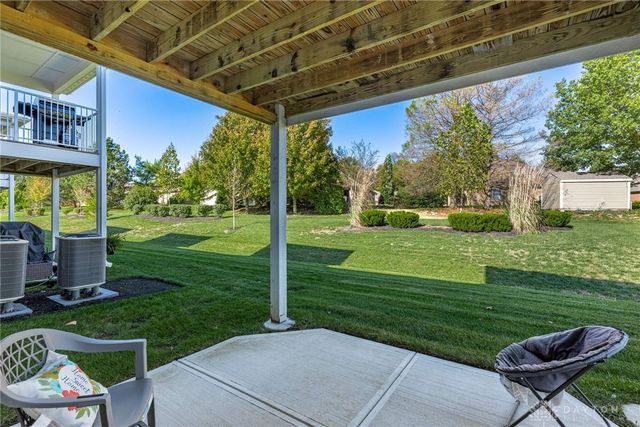 160 Old Pond Road, Springboro, OH 45066