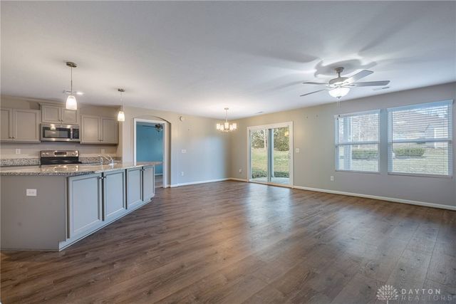 160 Old Pond Road, Springboro, OH 45066