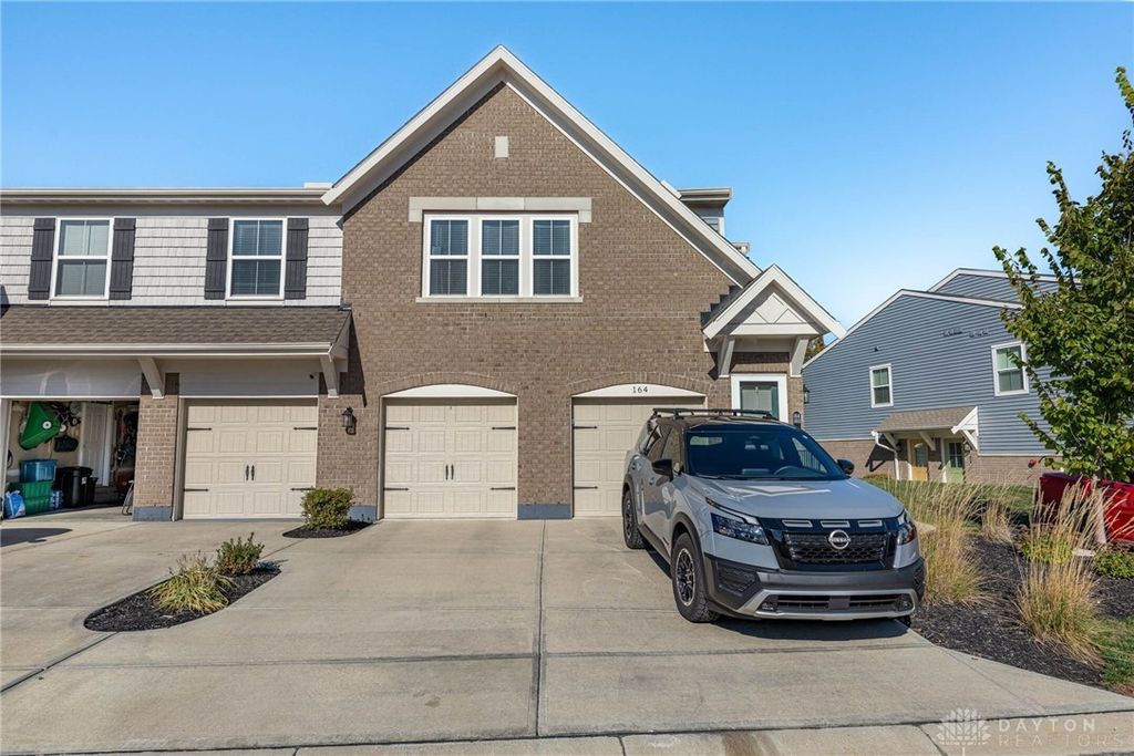 160 Old Pond Road, Springboro, OH 45066