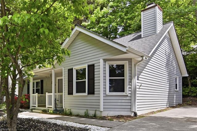 1112 Rockdale Drive, Winston-salem, NC 27104
