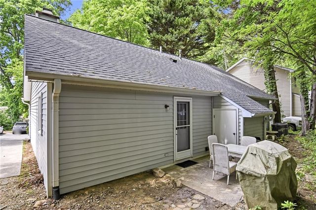 1112 Rockdale Drive, Winston-salem, NC 27104