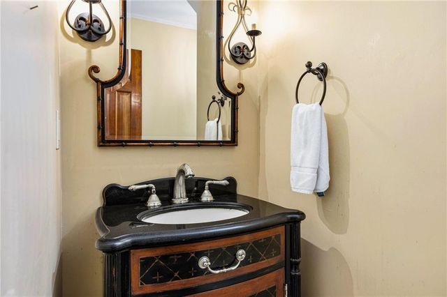 2571 Meadowglen Trail, Snellville, GA 30078
