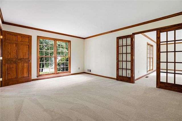 2571 Meadowglen Trail, Snellville, GA 30078