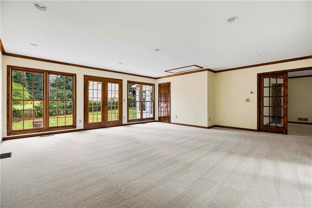 2571 Meadowglen Trail, Snellville, GA 30078