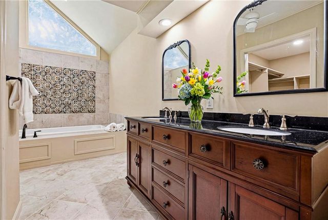 2571 Meadowglen Trail, Snellville, GA 30078