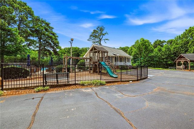 2571 Meadowglen Trail, Snellville, GA 30078