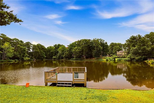 2571 Meadowglen Trail, Snellville, GA 30078