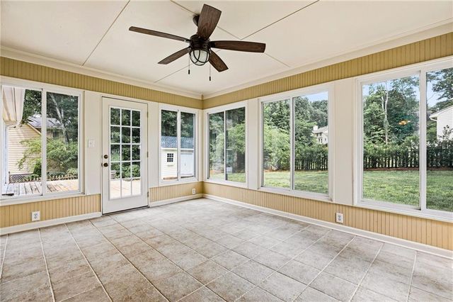2571 Meadowglen Trail, Snellville, GA 30078