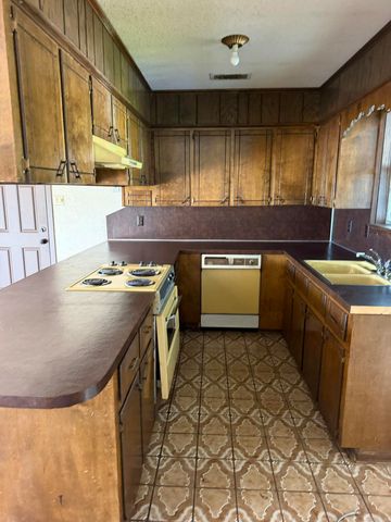 9802 Dobby Drive, Little Rock, AR 72206