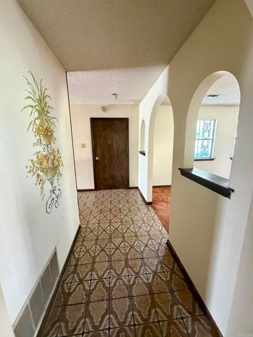 9802 Dobby Drive, Little Rock, AR 72206