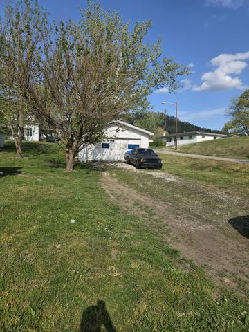 517 Cantrill Street, Irvine, KY 40336
