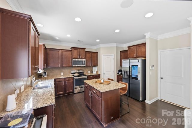 11206 Pond Valley Court, Charlotte, NC 28269