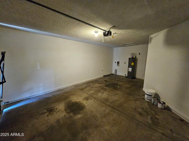 3040 E Bluefield Avenue, Phoenix, AZ 85032