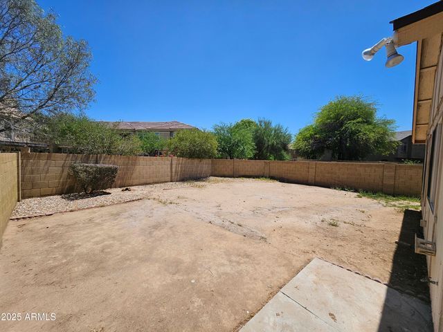 3040 E Bluefield Avenue, Phoenix, AZ 85032