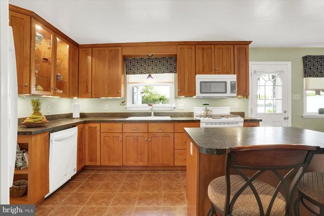1100 BUTTER RD, Dover, PA 17315