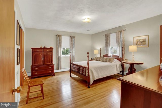 1100 BUTTER RD, Dover, PA 17315