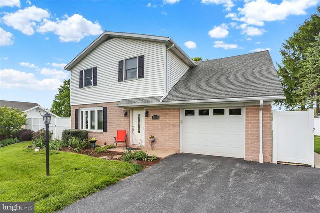 1100 BUTTER RD, Dover, PA 17315
