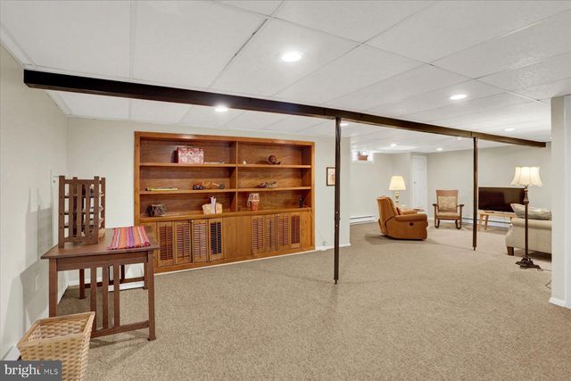1100 BUTTER RD, Dover, PA 17315
