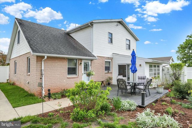 1100 BUTTER RD, Dover, PA 17315