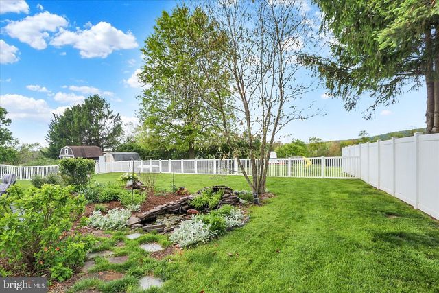1100 BUTTER RD, Dover, PA 17315