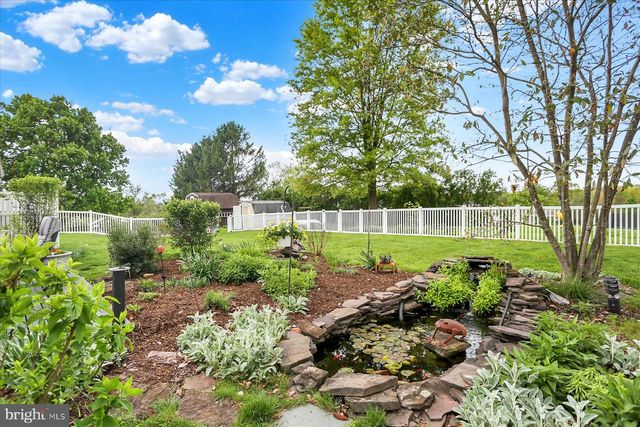 1100 BUTTER RD, Dover, PA 17315
