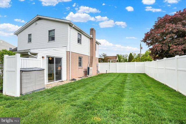 1100 BUTTER RD, Dover, PA 17315