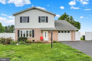 1100 BUTTER RD, Dover, PA 17315