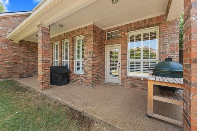 2105 Birdwood Circle, Corinth, TX 76210