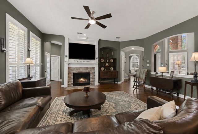 2105 Birdwood Circle, Corinth, TX 76210