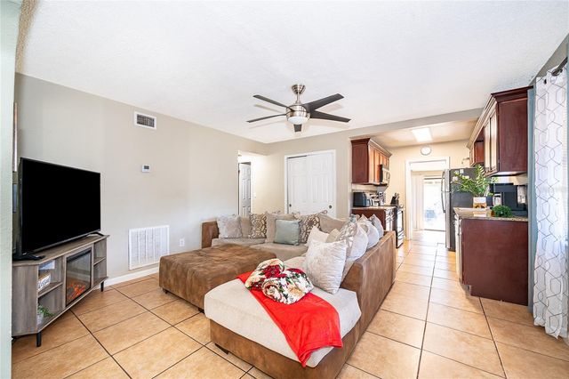 944 HALSTEAD STREET, Deltona, FL 32725