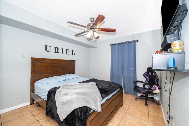 944 HALSTEAD STREET, Deltona, FL 32725