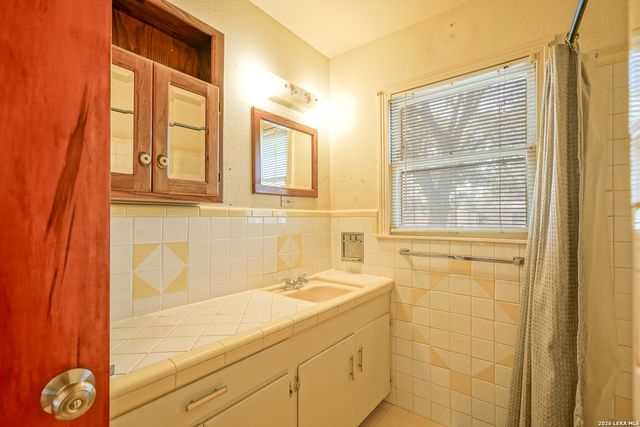 2810 KAISER DR, San Antonio, TX 78222