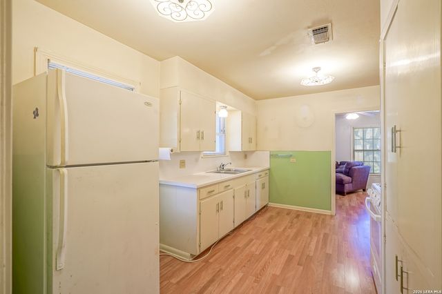 2810 KAISER DR, San Antonio, TX 78222