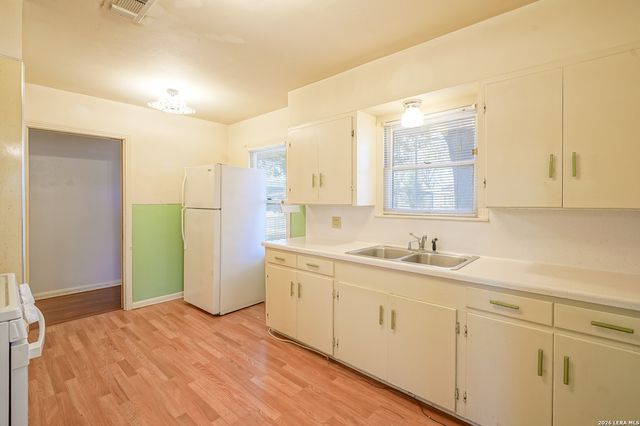 2810 KAISER DR, San Antonio, TX 78222