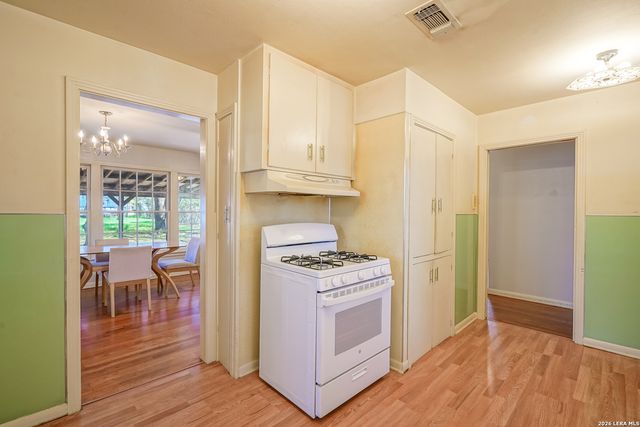 2810 KAISER DR, San Antonio, TX 78222