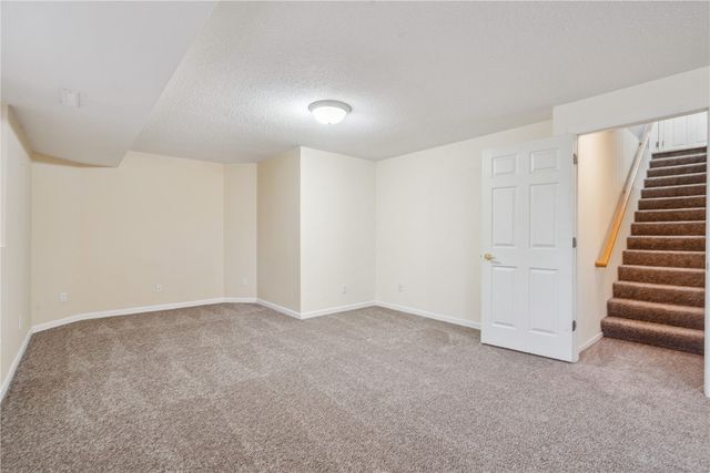 3660 Deer Valley Drive B, Marion, IA 52302