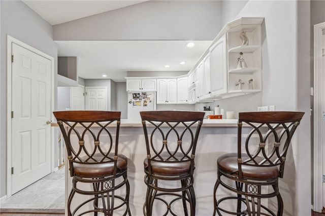 3660 Deer Valley Drive B, Marion, IA 52302