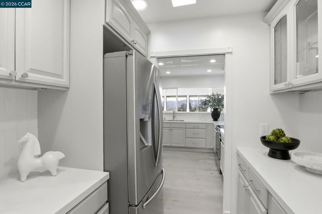 128 Diablo View Dr, Orinda, CA 94563