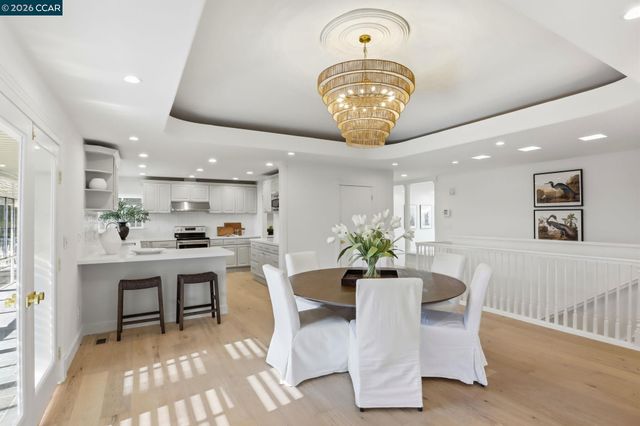 128 Diablo View Dr, Orinda, CA 94563