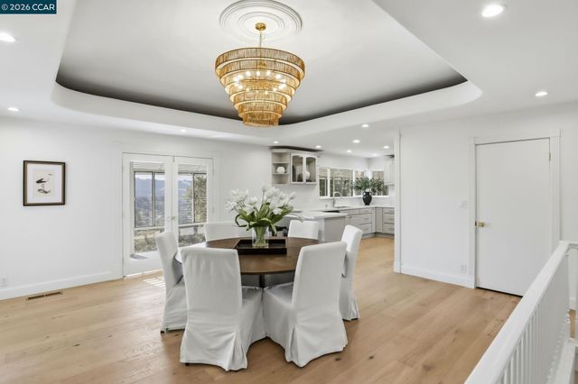 128 Diablo View Dr, Orinda, CA 94563