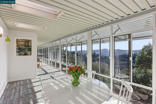 128 Diablo View Dr, Orinda, CA 94563