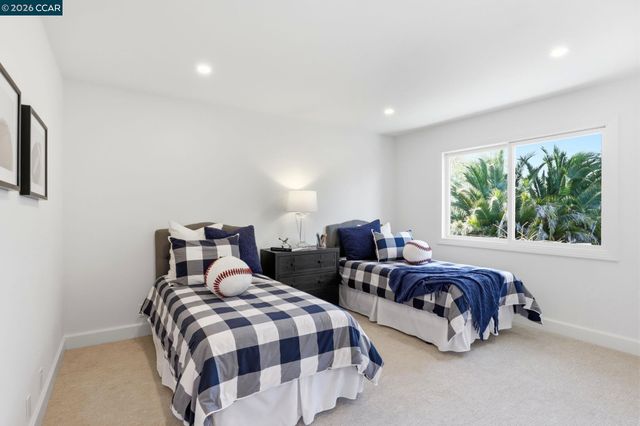 128 Diablo View Dr, Orinda, CA 94563