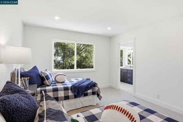 128 Diablo View Dr, Orinda, CA 94563