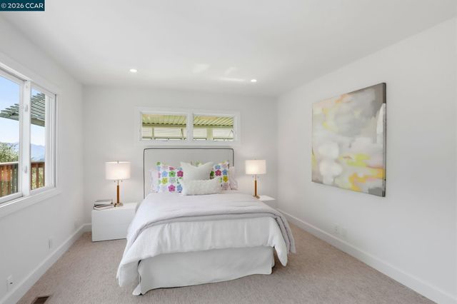 128 Diablo View Dr, Orinda, CA 94563