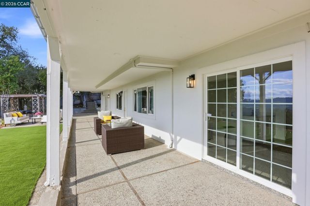 128 Diablo View Dr, Orinda, CA 94563