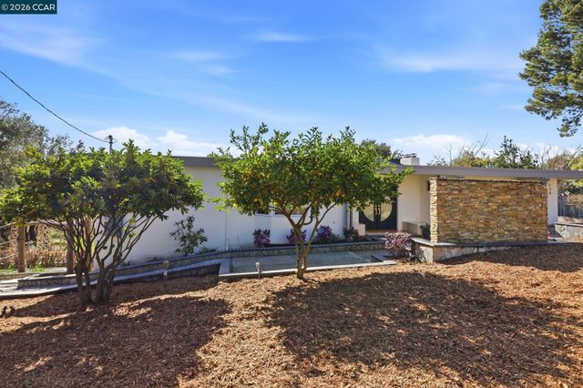 128 Diablo View Dr, Orinda, CA 94563